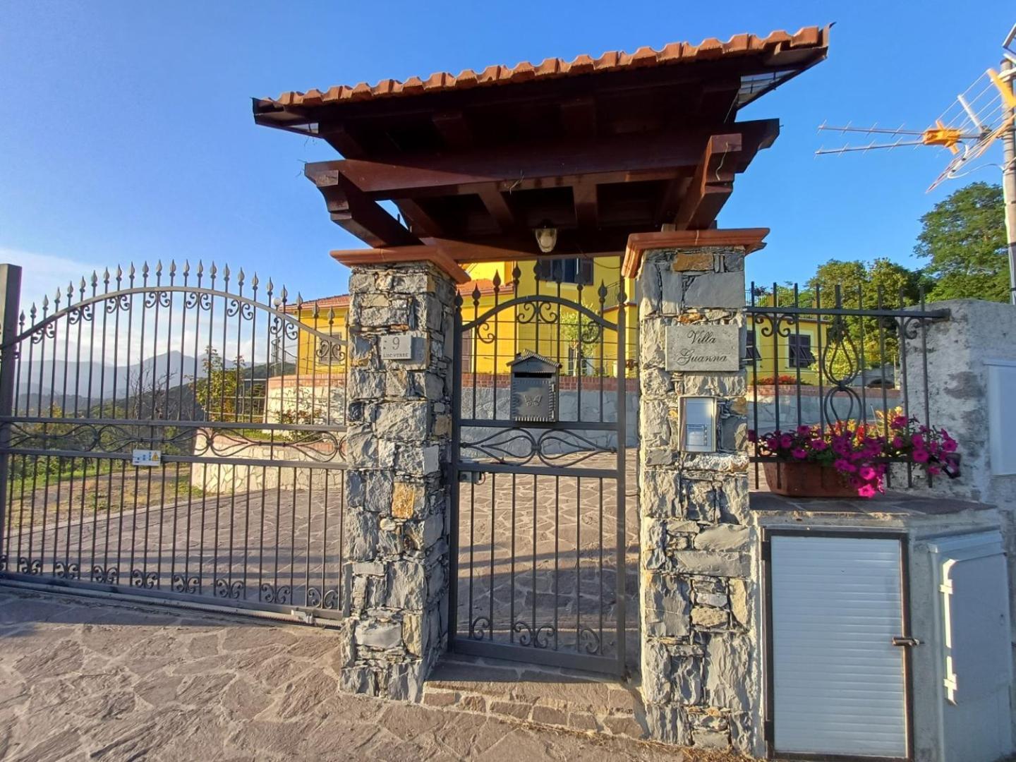 Joivy Villa Guanna - Charming Flat With Garden Bracco Extérieur photo